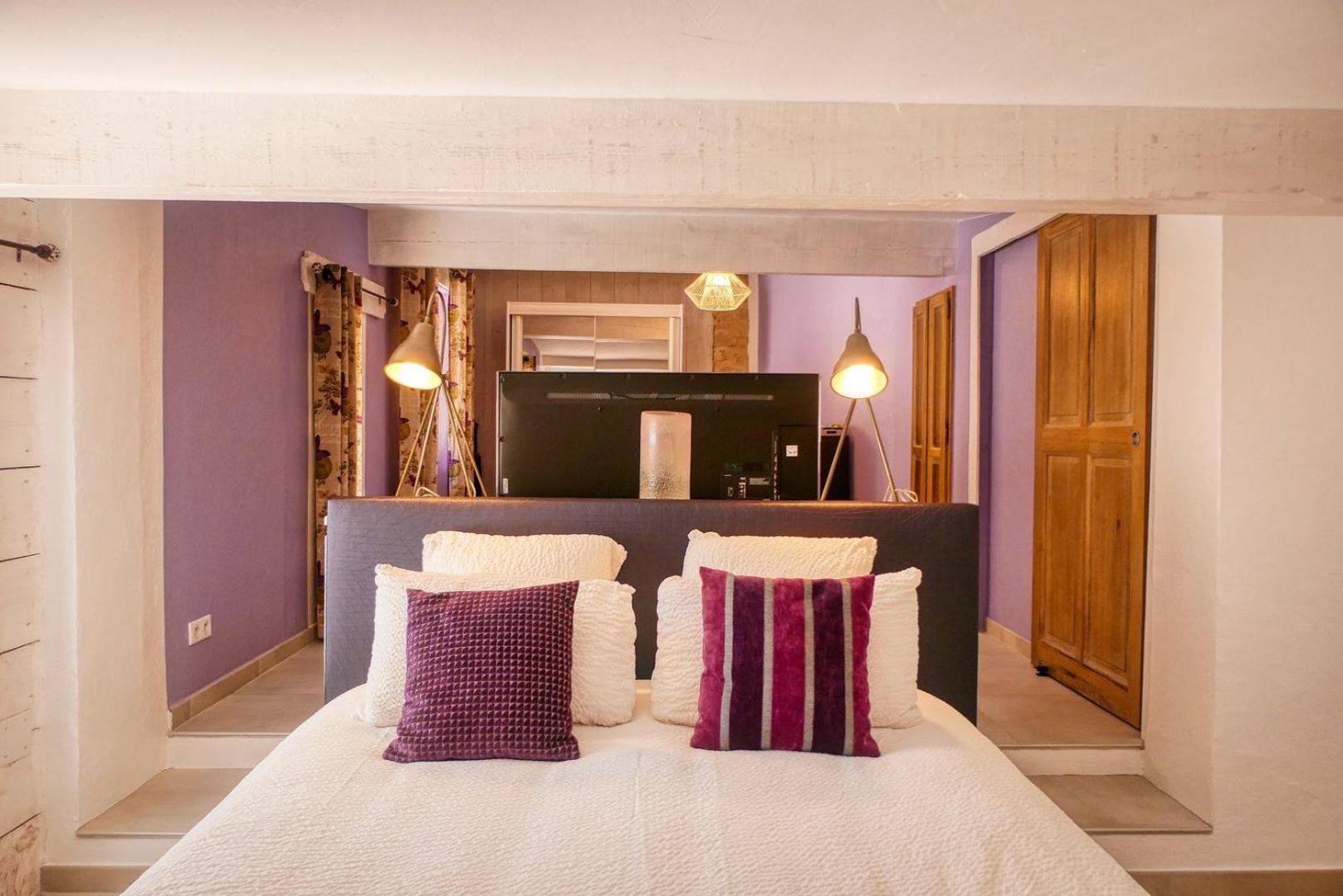 Le Hameau Fleur De Pierres , Chambre , Gite Et Table D'Hotes Murs  Ngoại thất bức ảnh