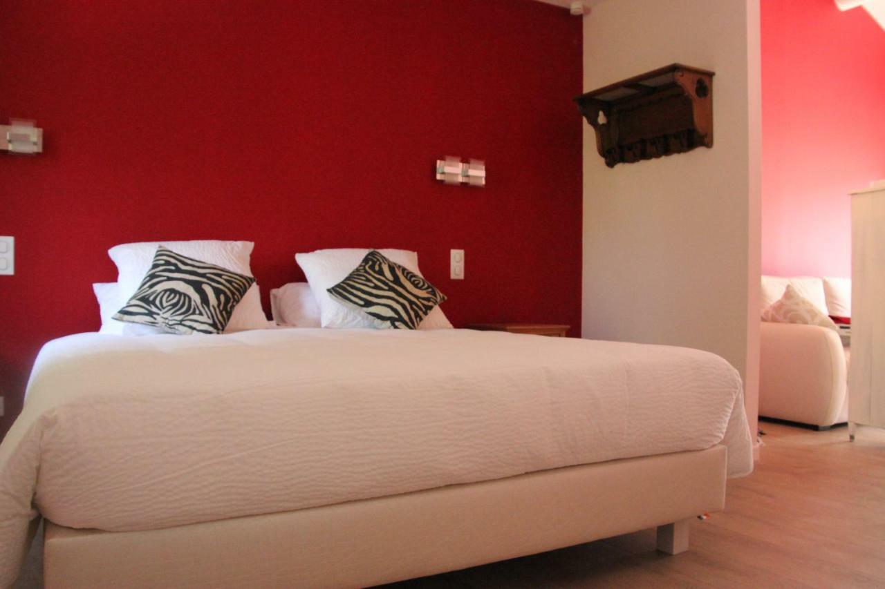 Le Hameau Fleur De Pierres , Chambre , Gite Et Table D'Hotes Murs  Ngoại thất bức ảnh