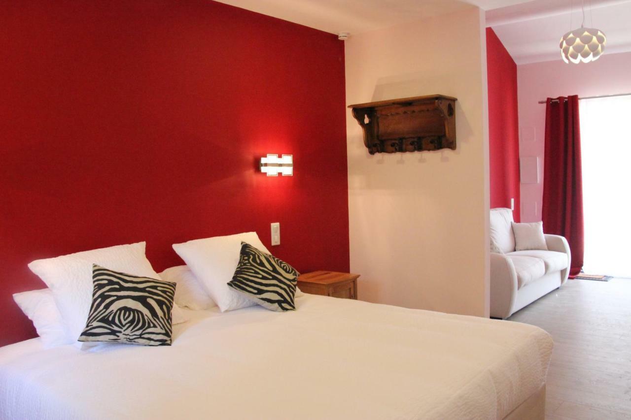 Le Hameau Fleur De Pierres , Chambre , Gite Et Table D'Hotes Murs  Ngoại thất bức ảnh
